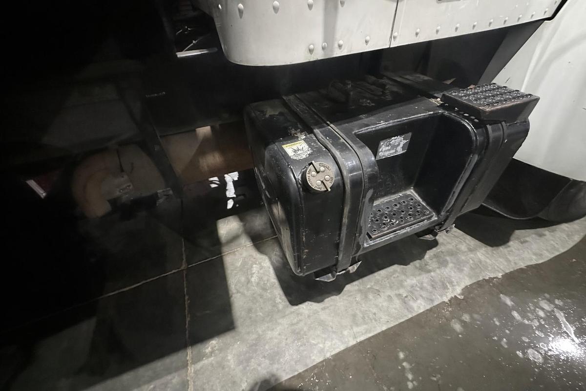 Used 2005 PETERBILT 335