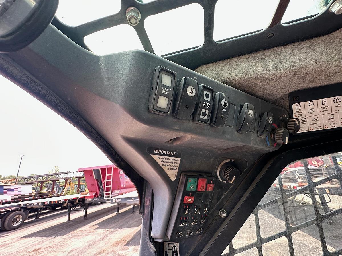 Used 2017 DEERE 332G