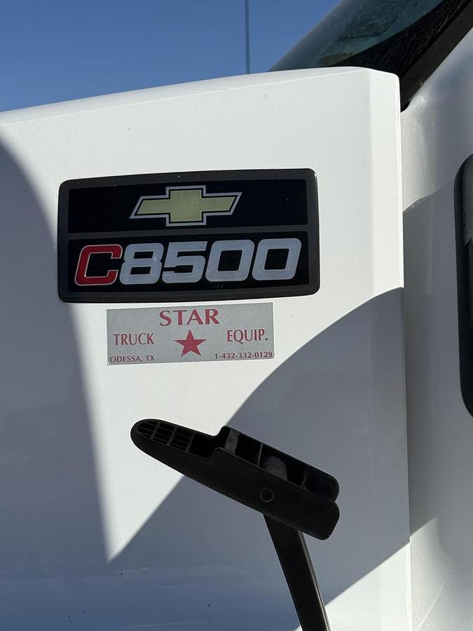 Used 2004 CHEVROLET C8500