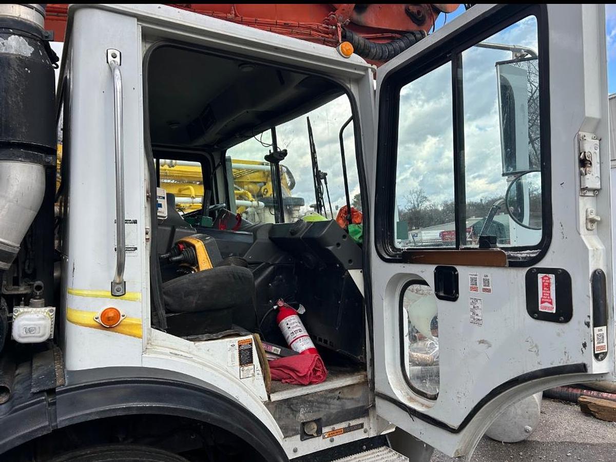 Used 2014 MACK MRU613