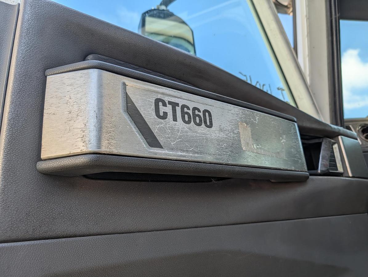 Used 2015 CATERPILLAR CT660 S