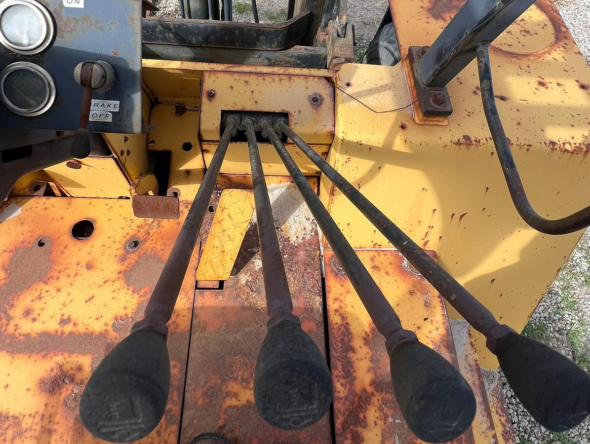 Used 1997 CATERPILLAR R80
