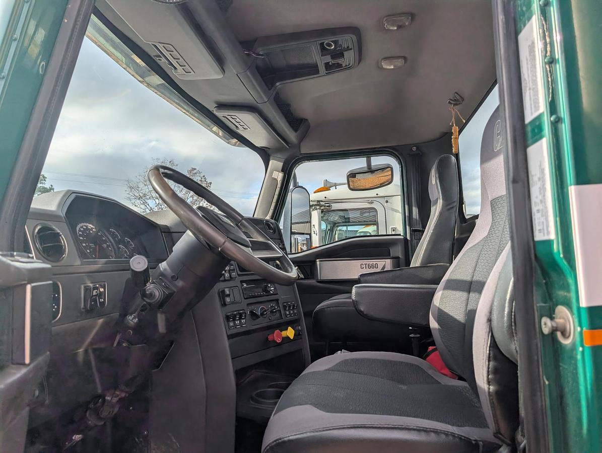 Used 2016 CATERPILLAR CT660S