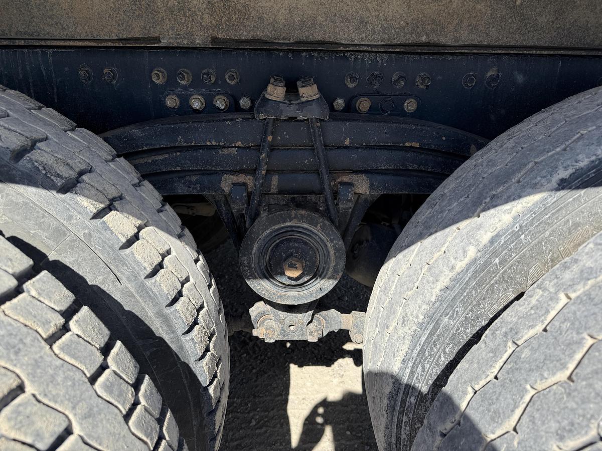 Used 2016 VOLVO VHDNC64RN