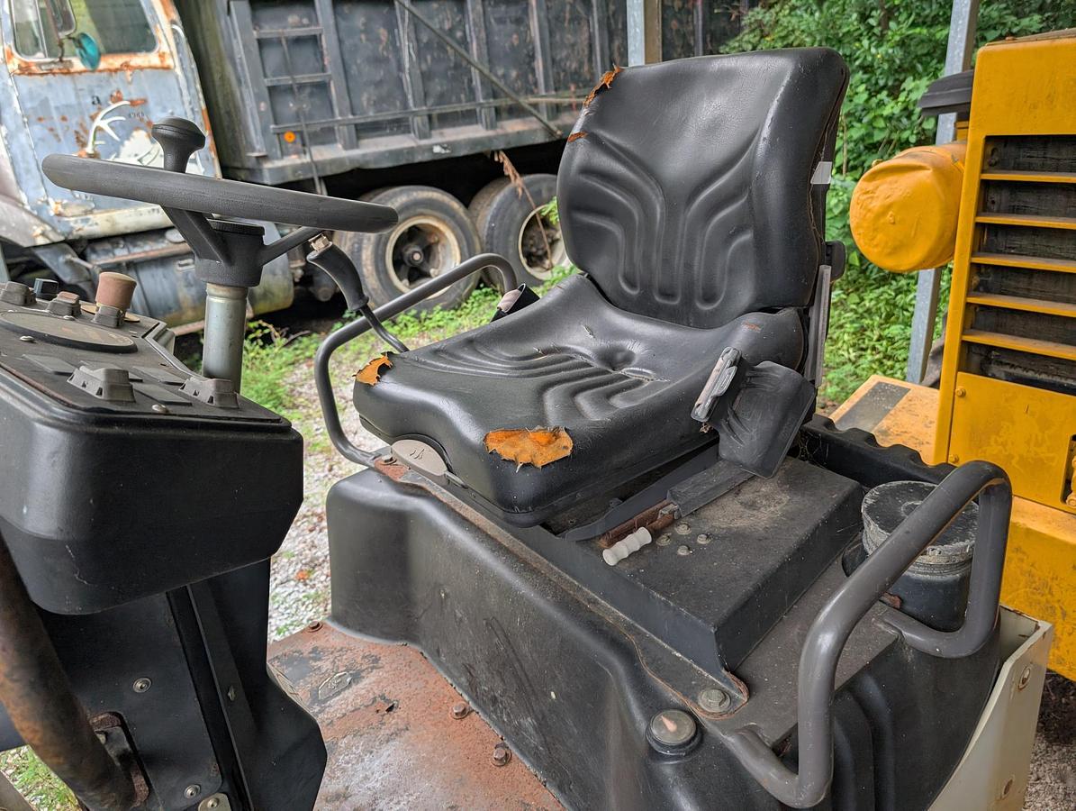 Used 2002 PUCKETT MFG 560