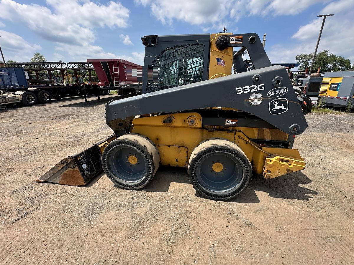 Used 2017 DEERE 332G