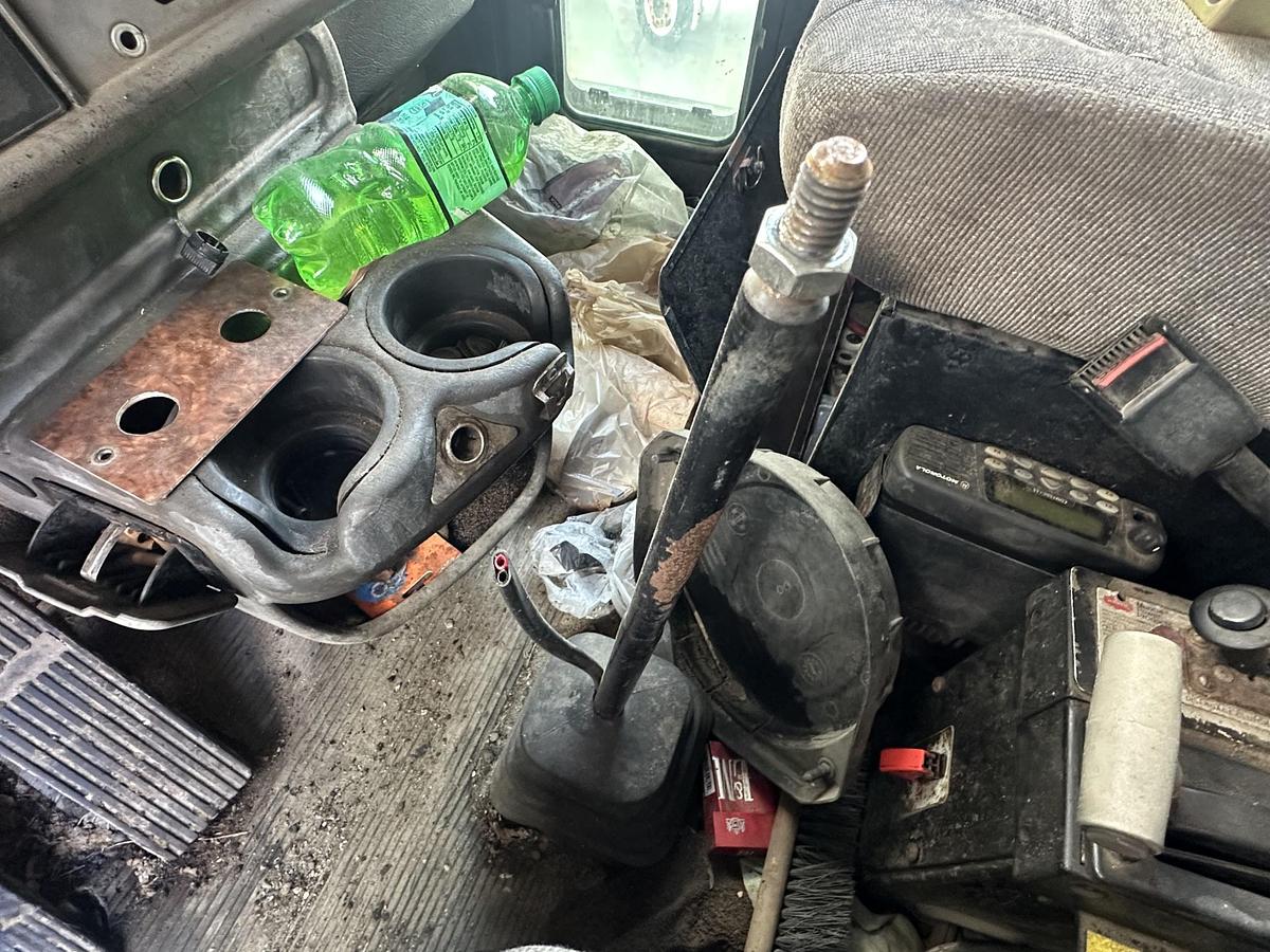 Used 2004 KENWORTH T300