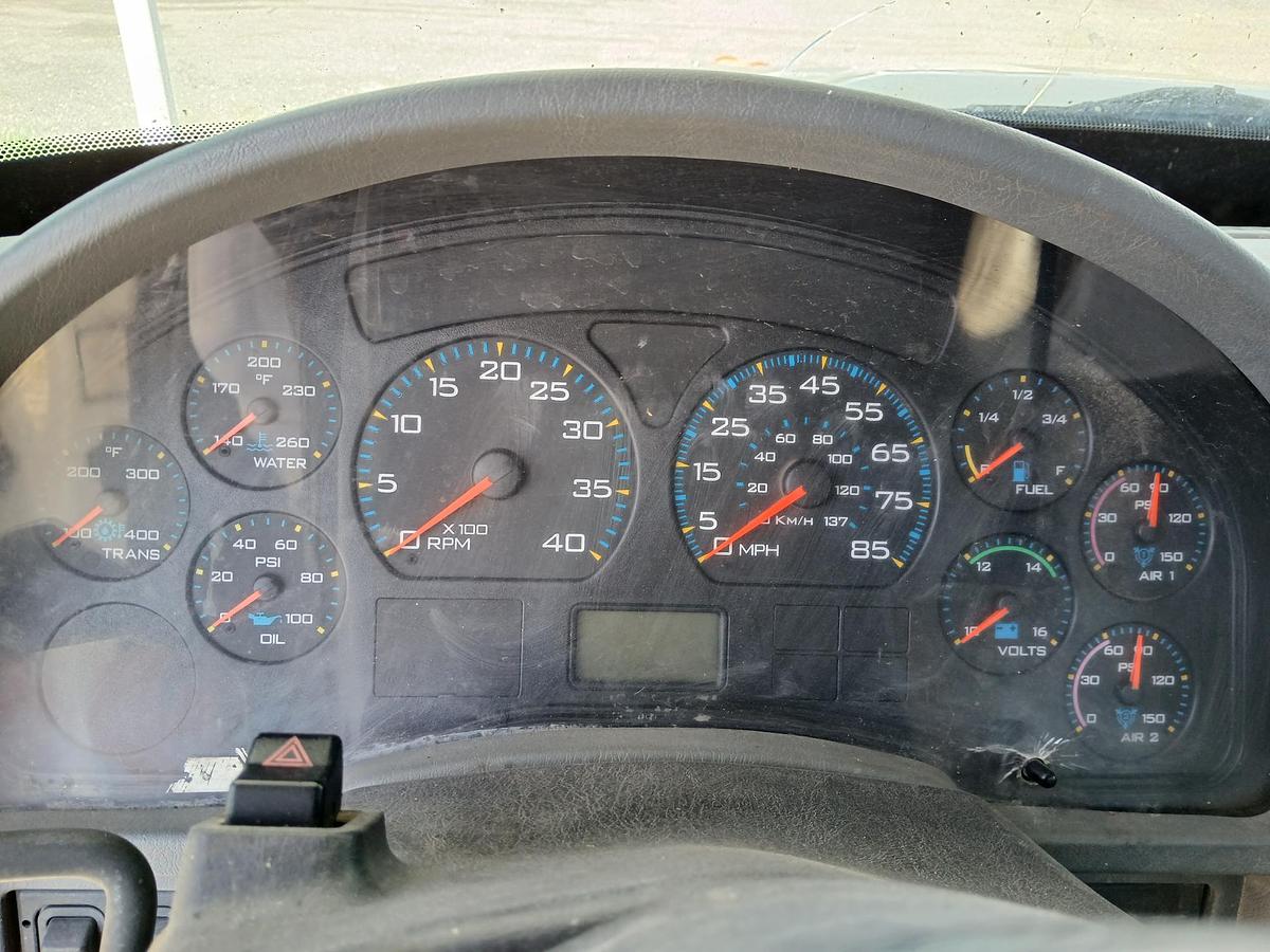 Used 2002 INTERNATIONAL 4300