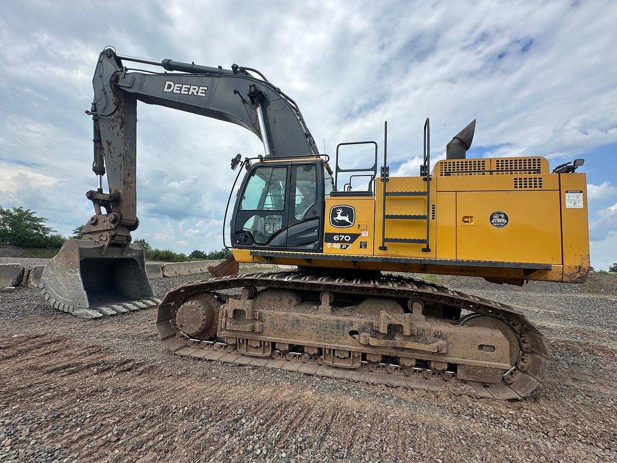 Used 2023 DEERE 670P