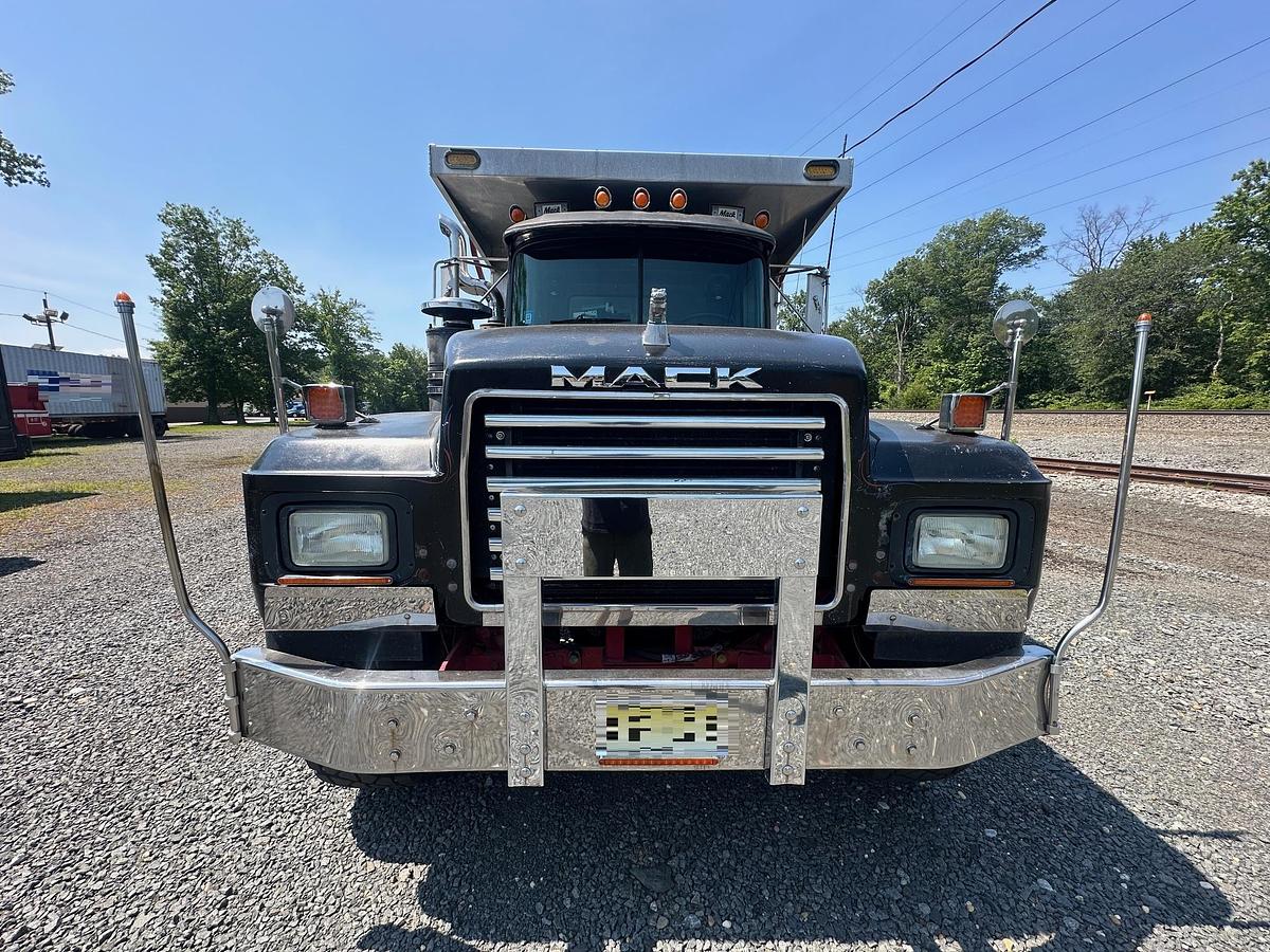 Used 1997 MACK RD688S