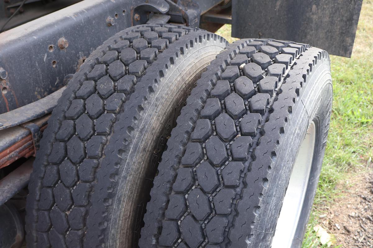 Used 2003 FREIGHTLINER FL70