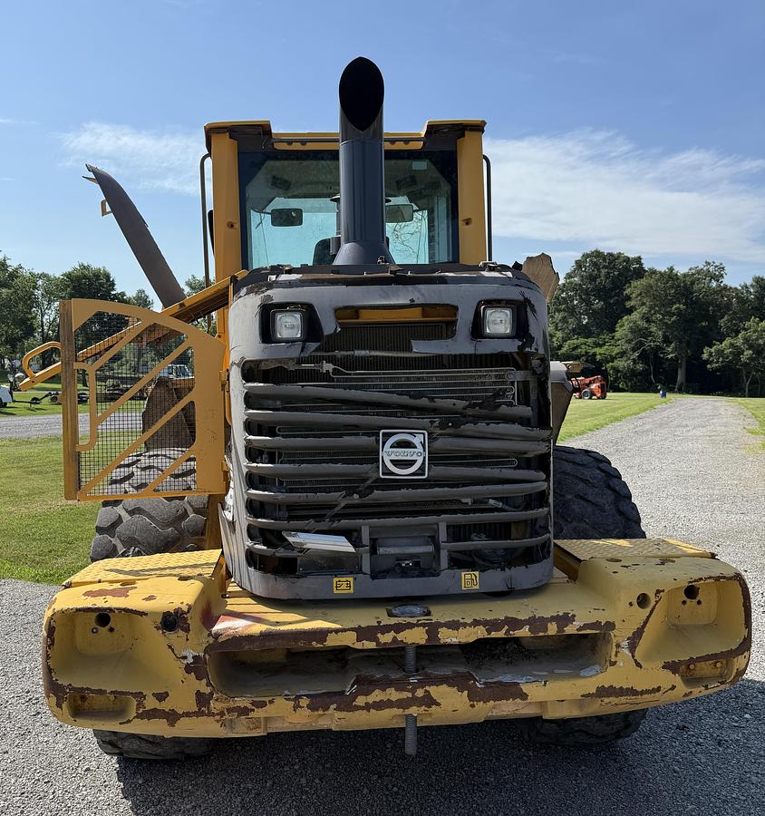 Used 2010 VOLVO L60F