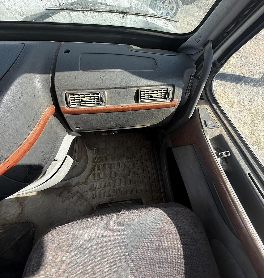 Used 2005 VOLVO VNL 64T670