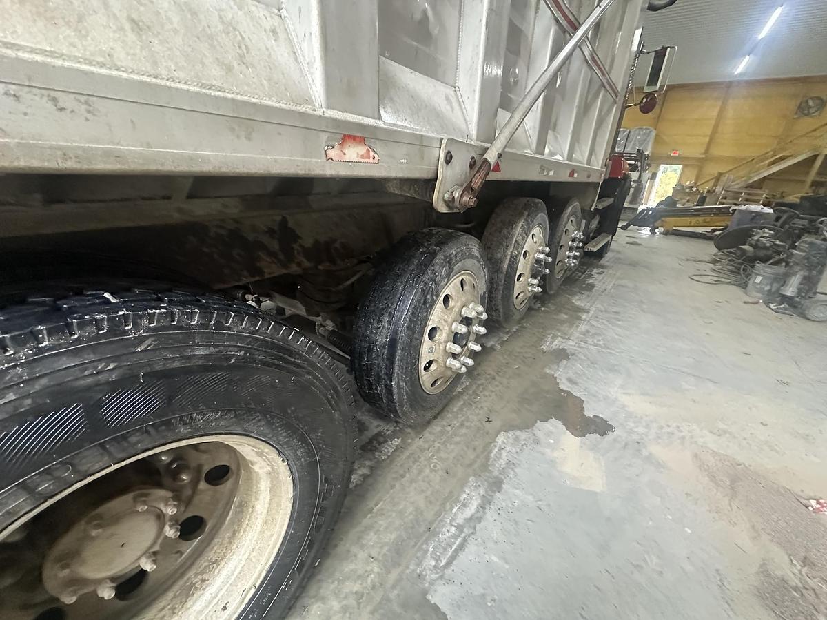 Used 1999 MACK CL713