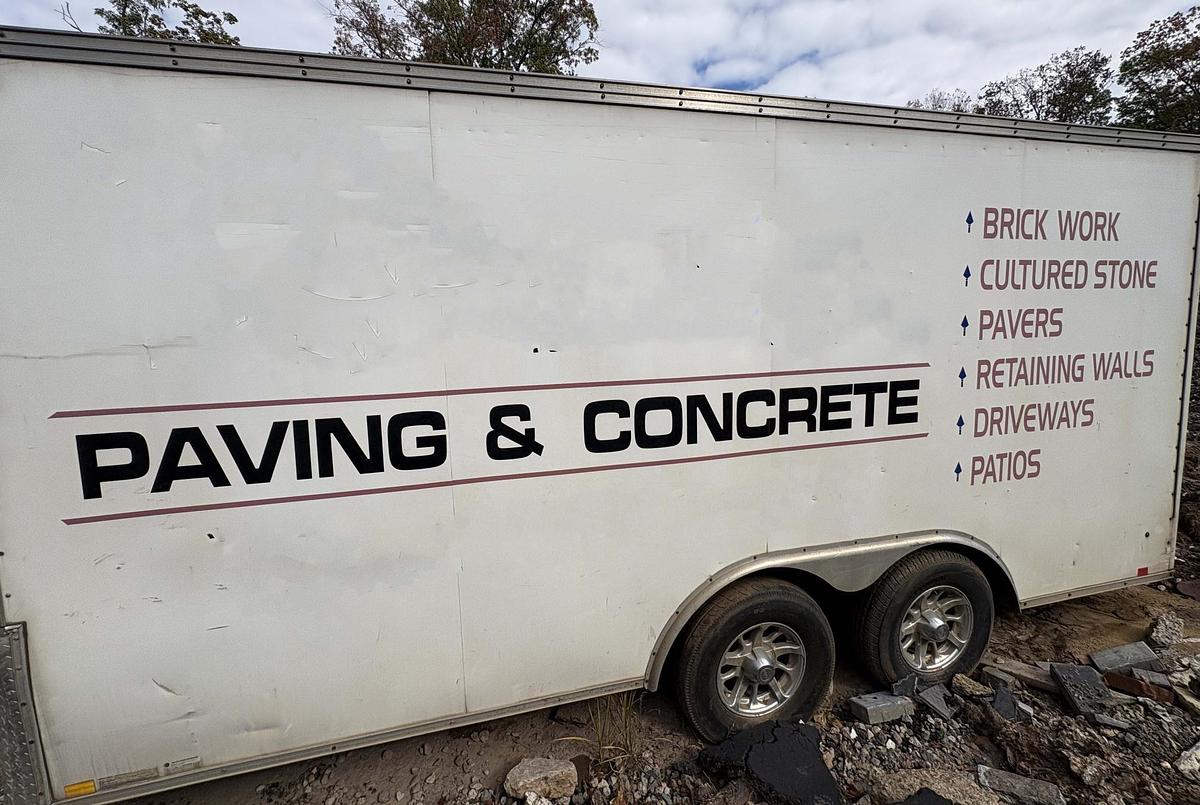 Used 2010 UNITED Expressline Enclosed Trailer