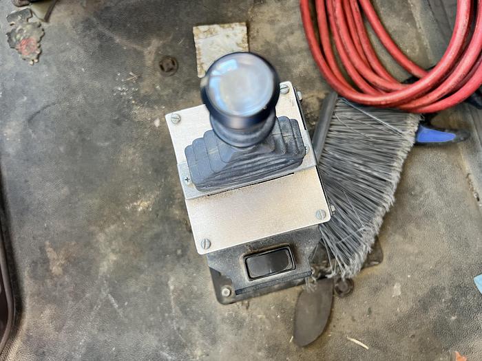 Used 2016 VOLVO VHD84B200