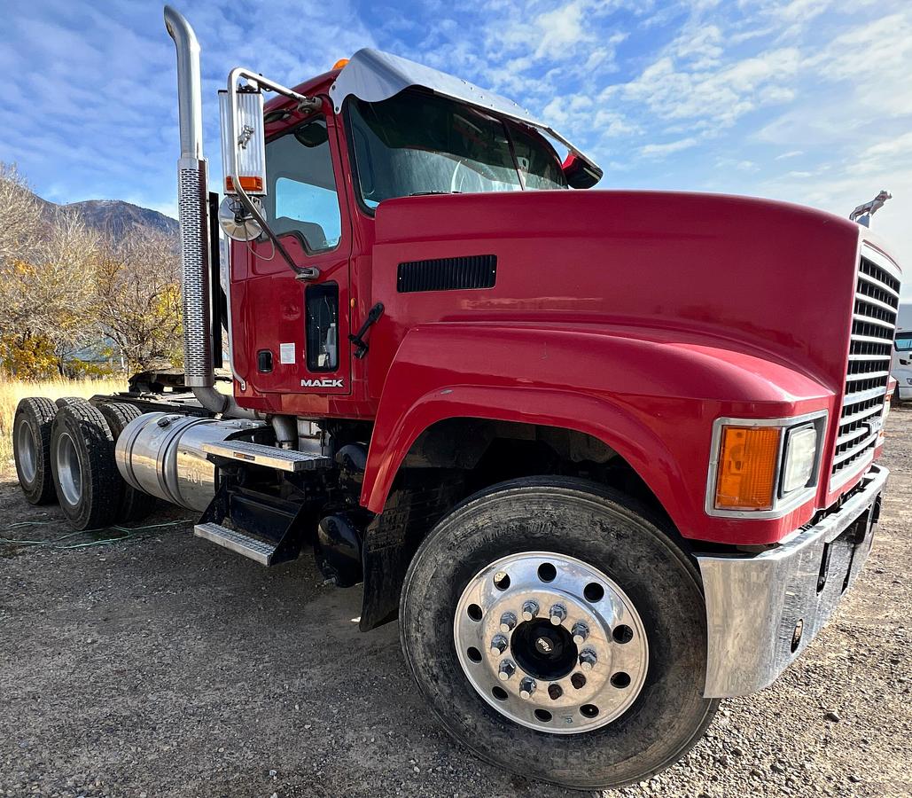 Used 2011 MACK Pinnacle CHU613