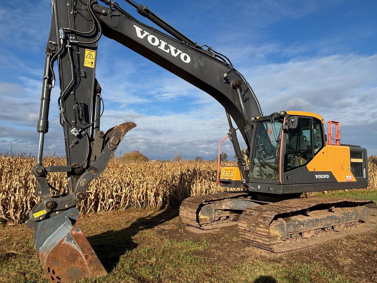 Used 2019 VOLVO EC220EL