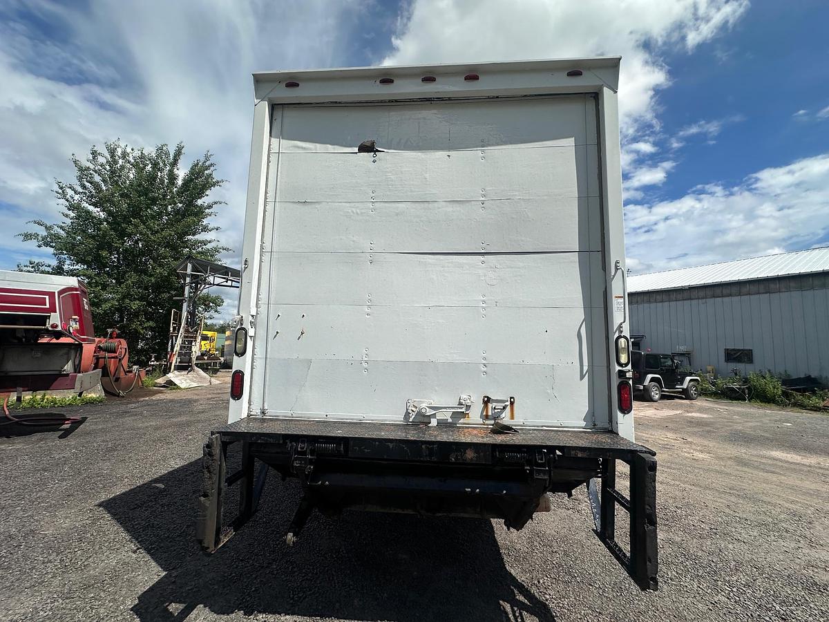 Used 2015 INTERNATIONAL 4300 24' Box Truck
