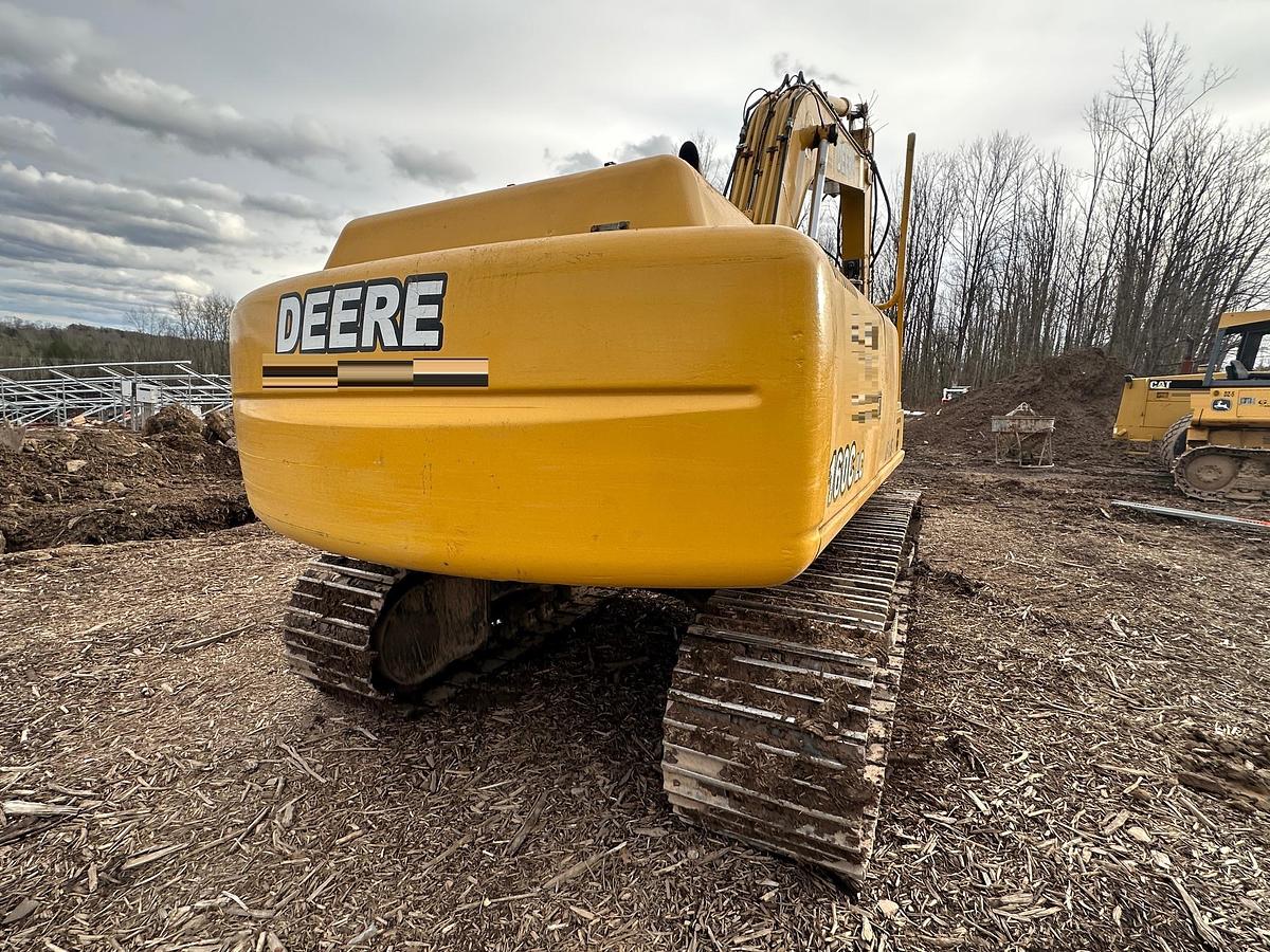 Used 2005 DEERE 160C LC