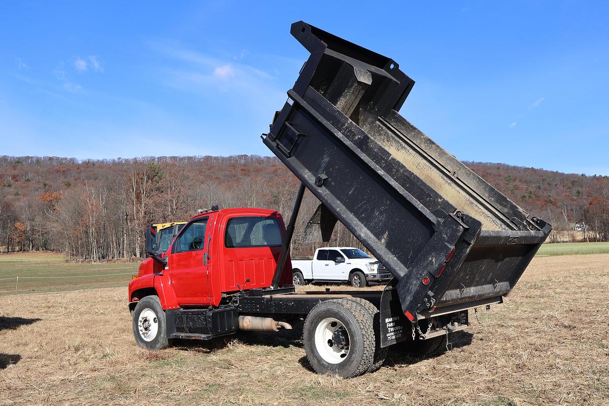Used 2005 CHEVROLET C8500
