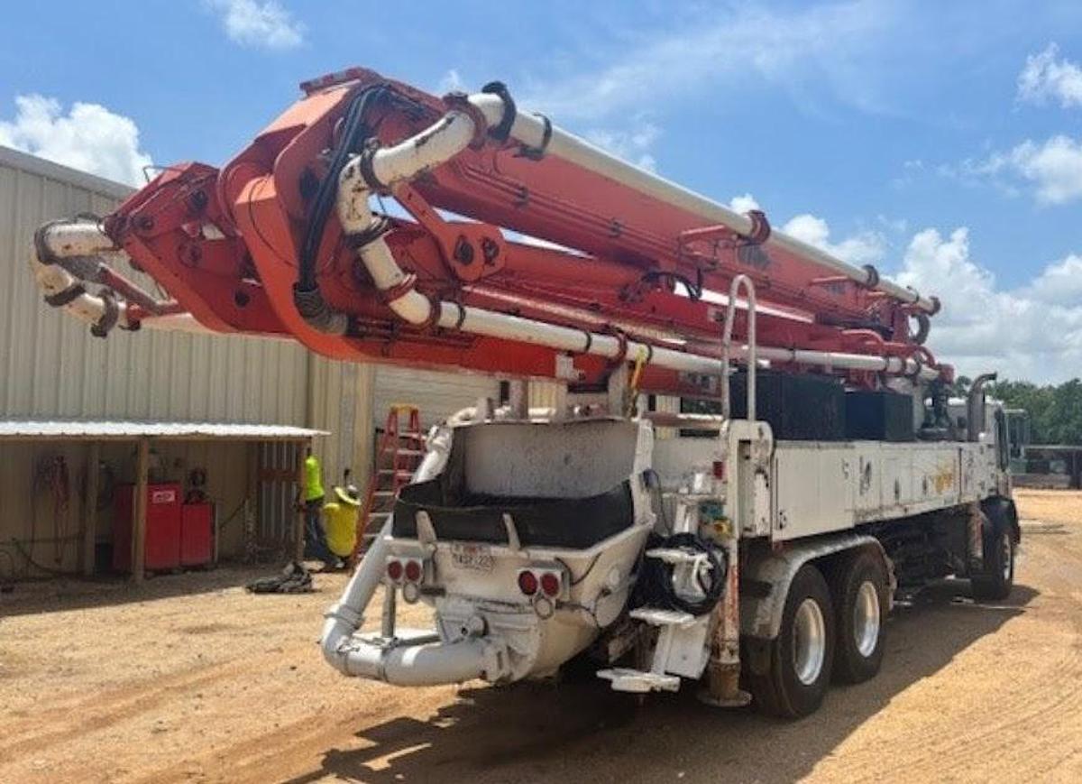 Used 2006 MACK MR688S