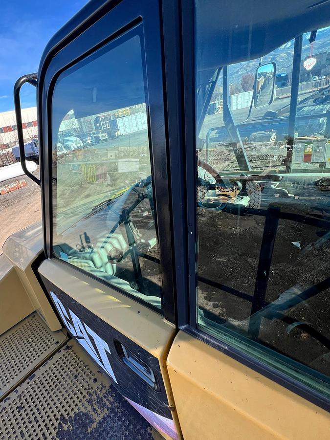 Used 2015 CATERPILLAR 740B