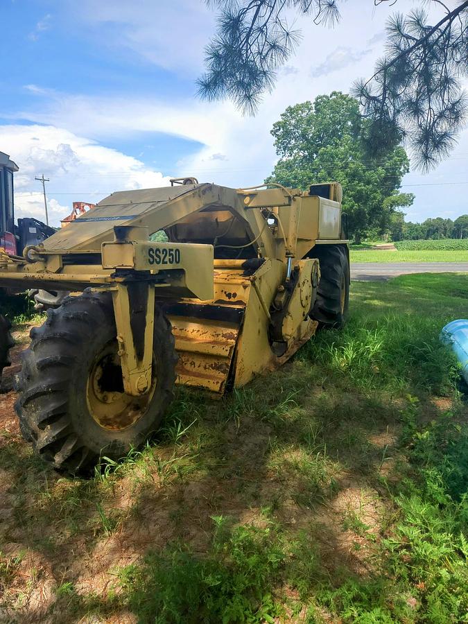 Used 1987 CATERPILLAR SS 250