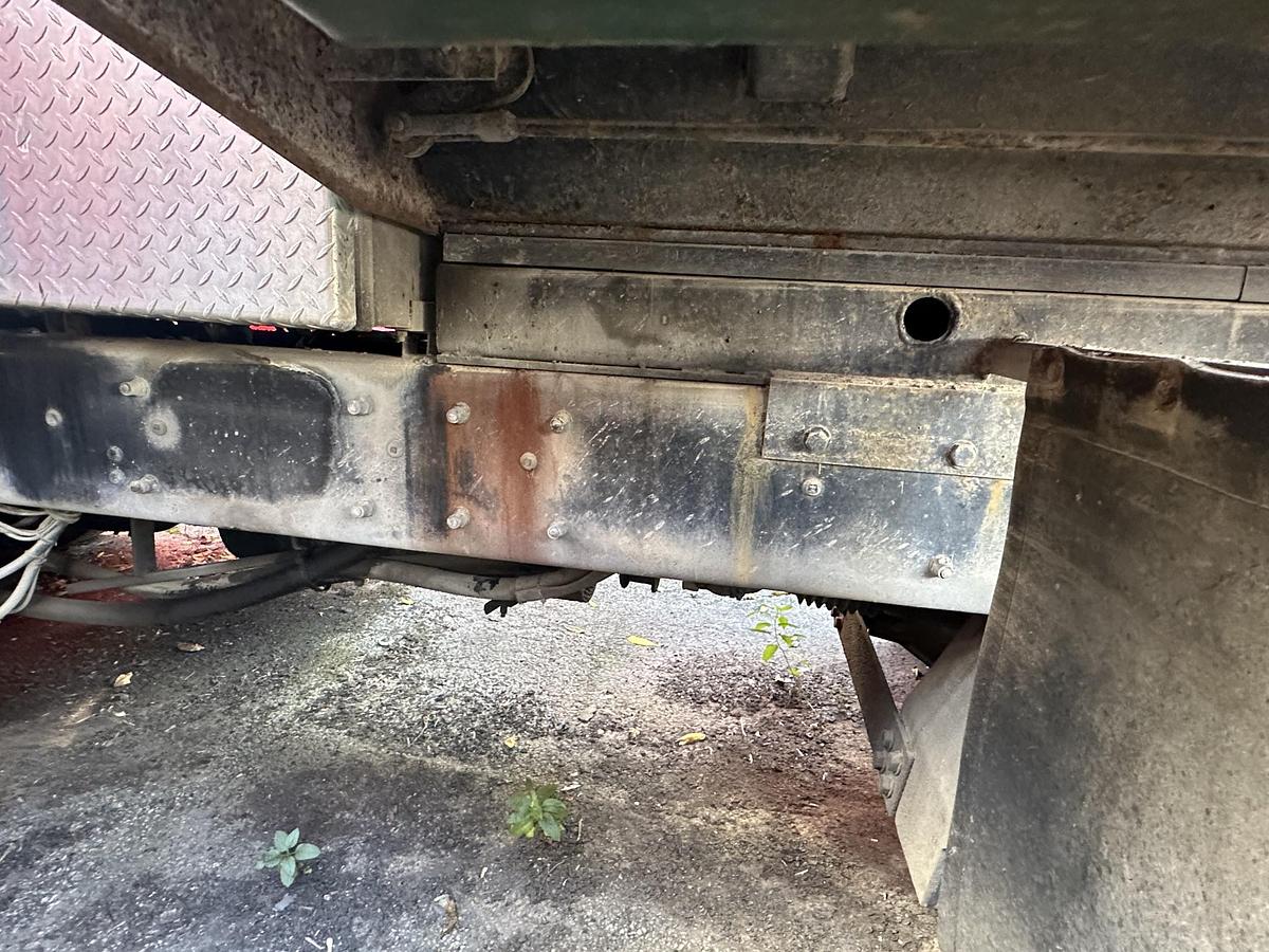 Used 2004 KENWORTH T300