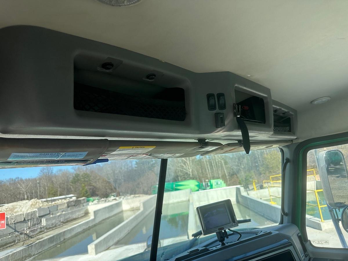 Used 2019 MACK GR64B