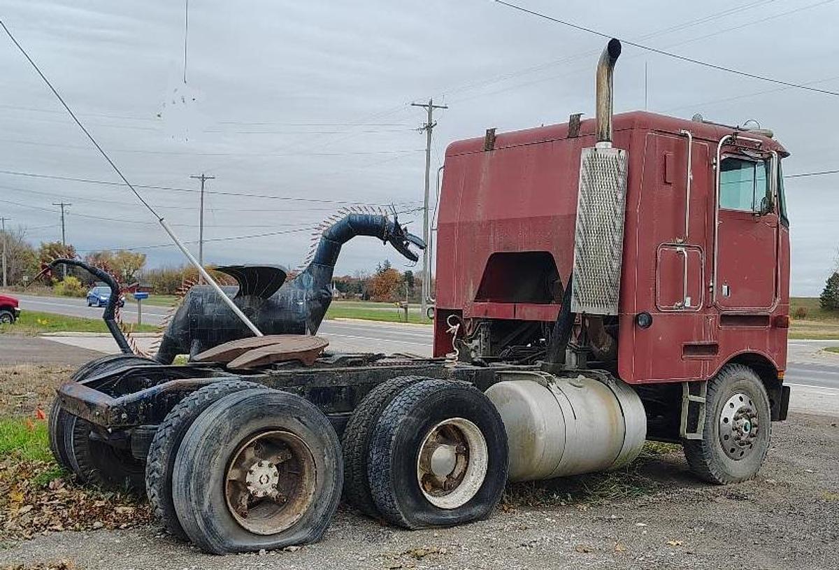 Used 1981 PETERBILT Cabover