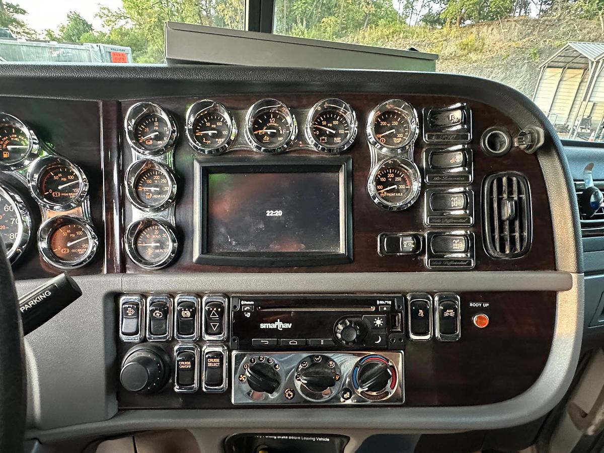 Used 2019 PETERBILT 389L