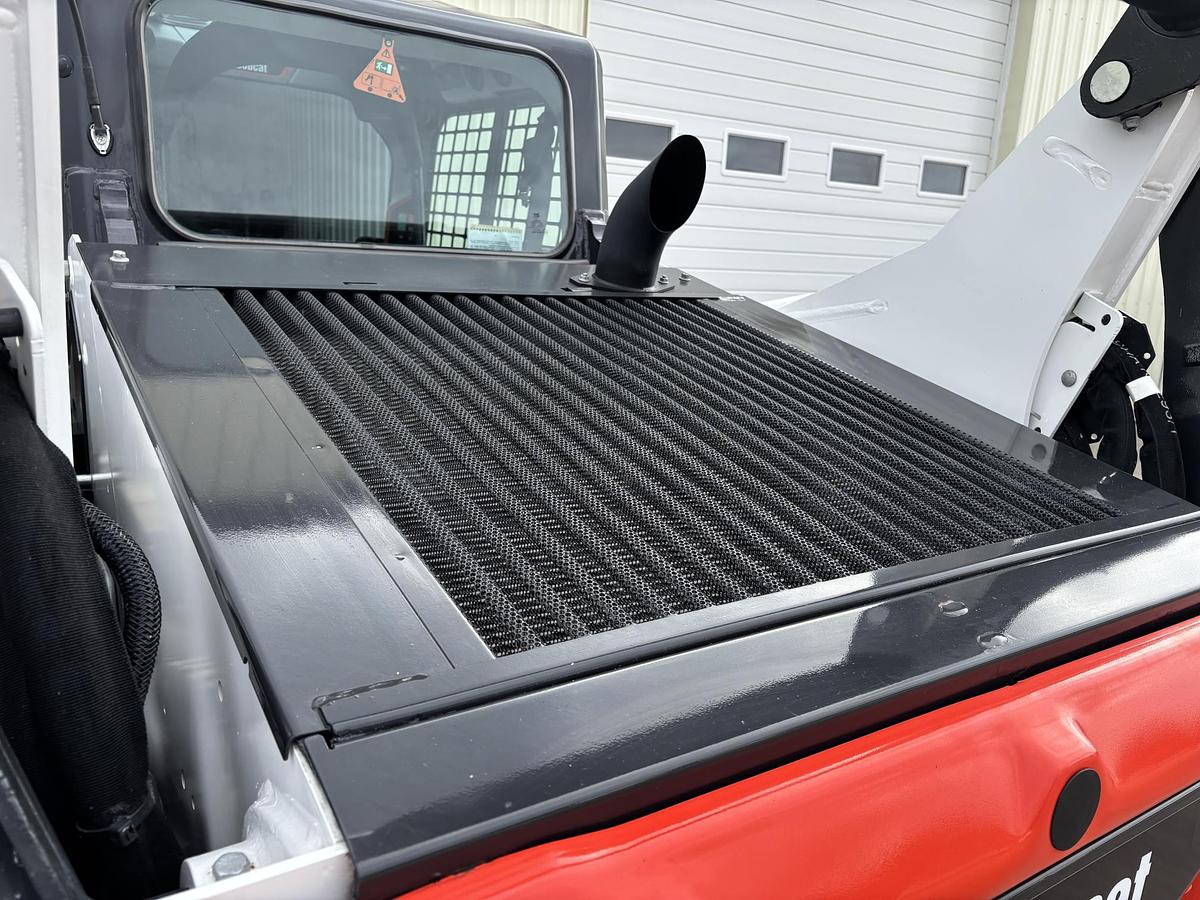 Used 2022 BOBCAT T76