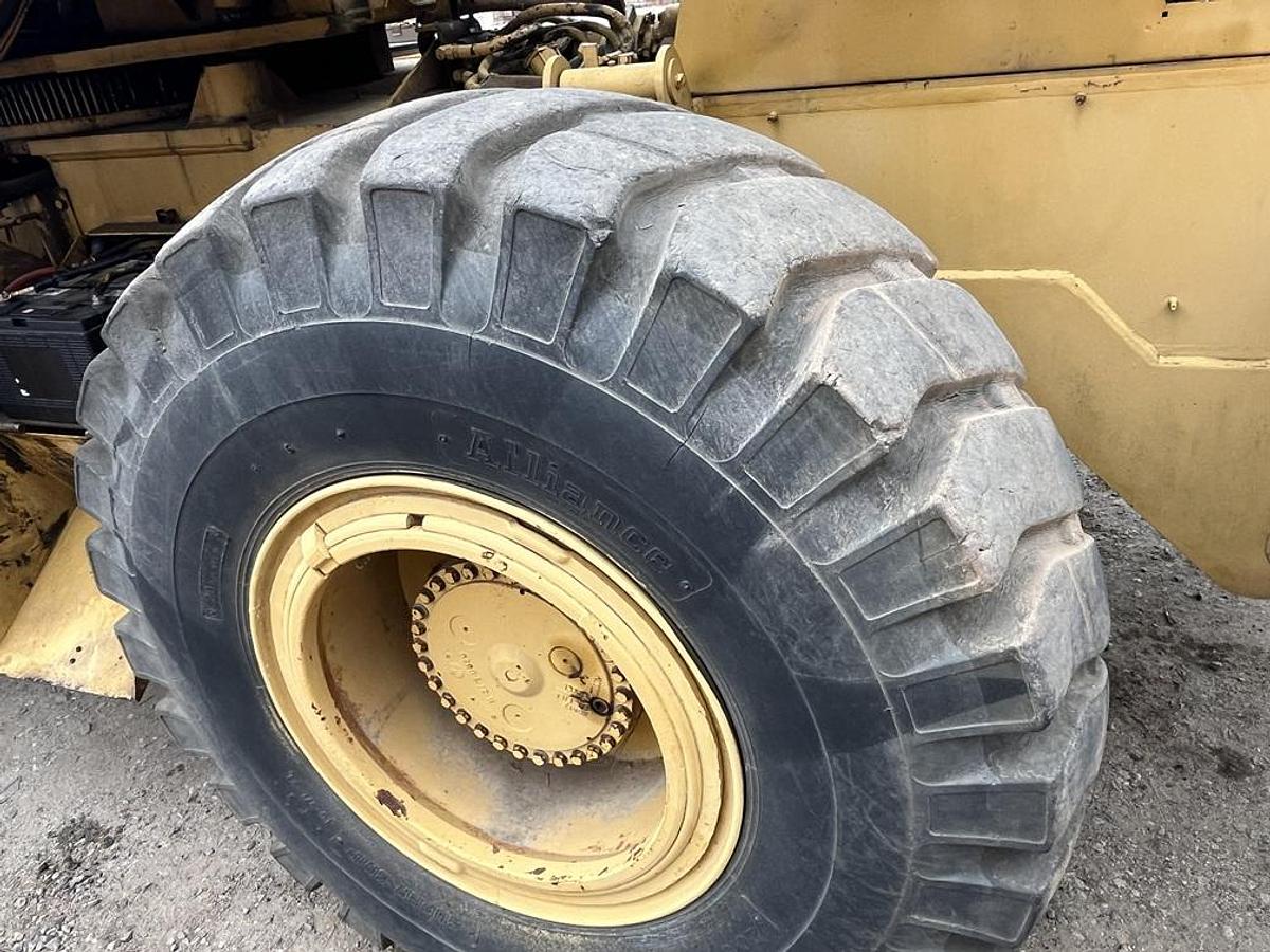 Used 1985 GROVE RT-522