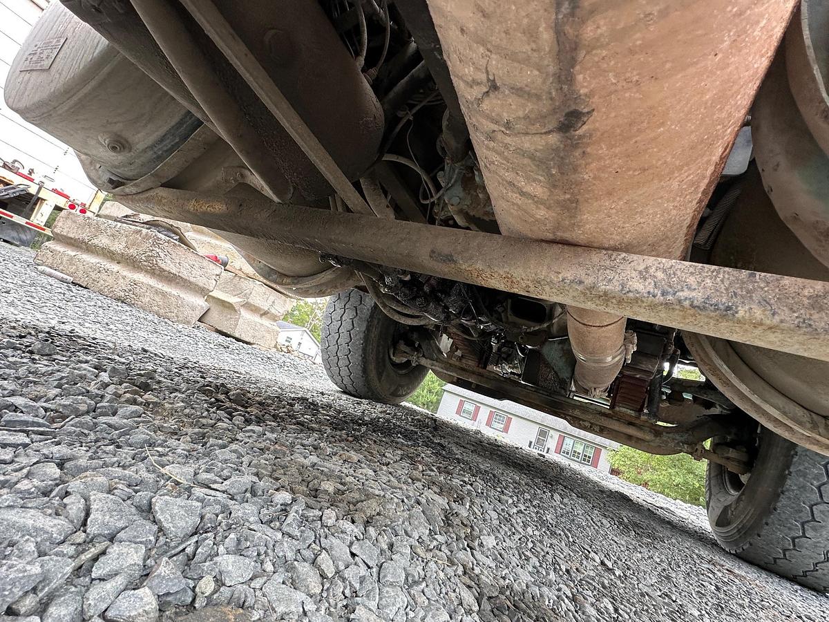 Used 1998 FORD 9500
