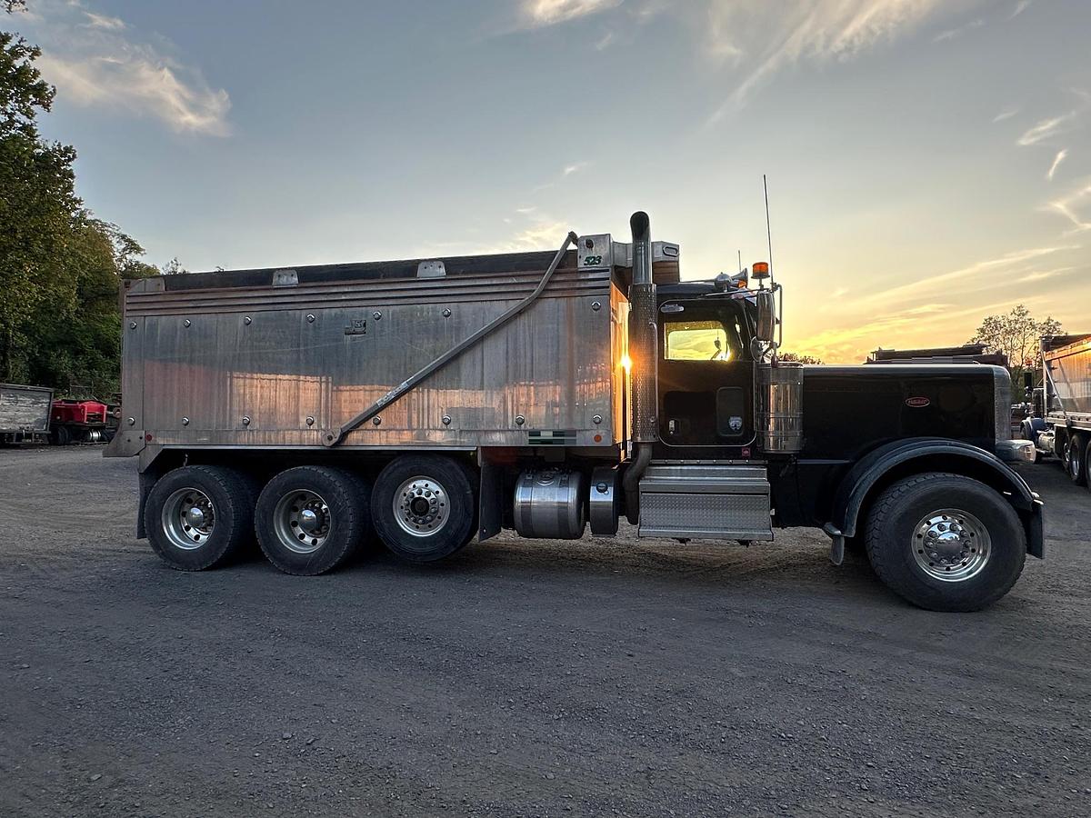 Used 2019 PETERBILT 389L