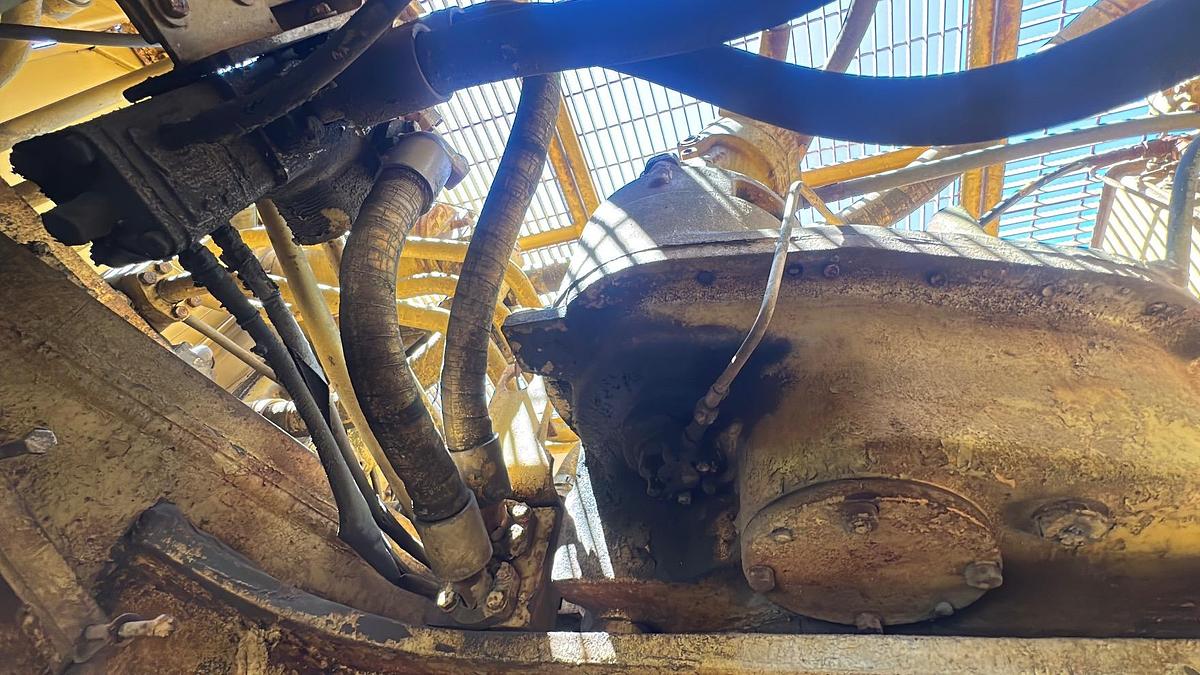 Used 1983 CATERPILLAR 245