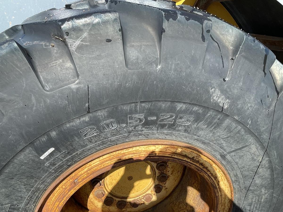 Used 2011 DEERE 544K