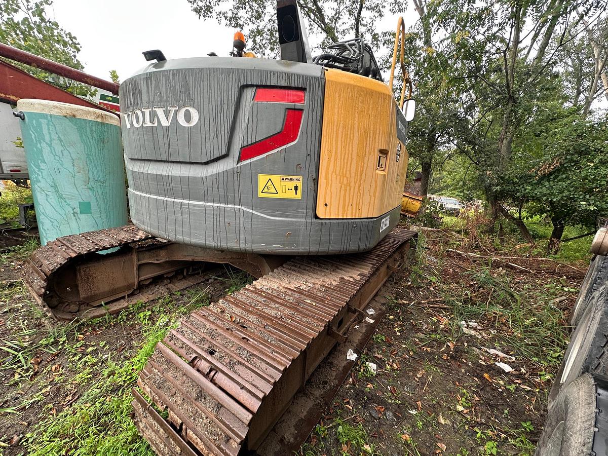 Used 2013 VOLVO ECR235DL