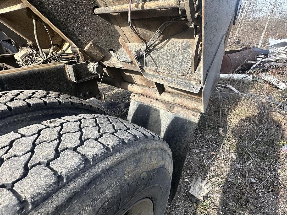 Used 2013 MACK Granite CU713