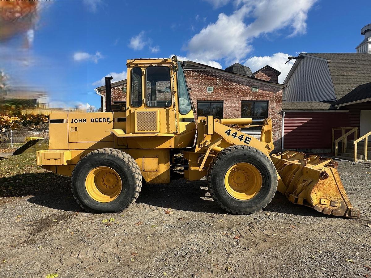 Used 1994 DEERE 444E