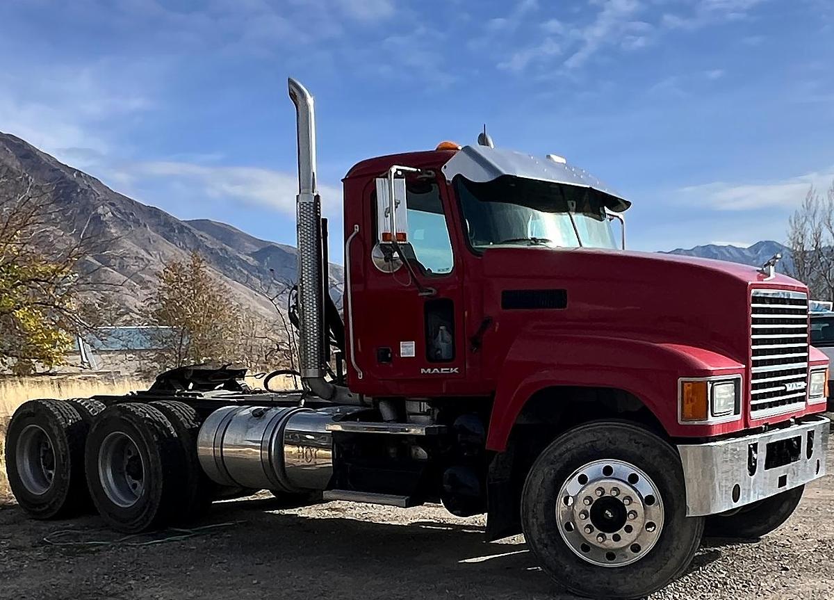 Used 2011 MACK Pinnacle CHU613