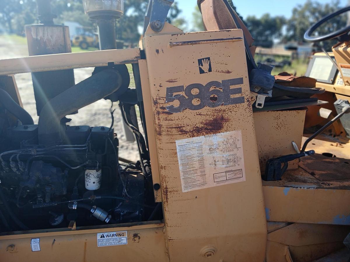 Used 1992 CASE 586E