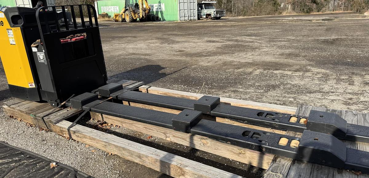 Used 2016 YALE Lift Truck Model