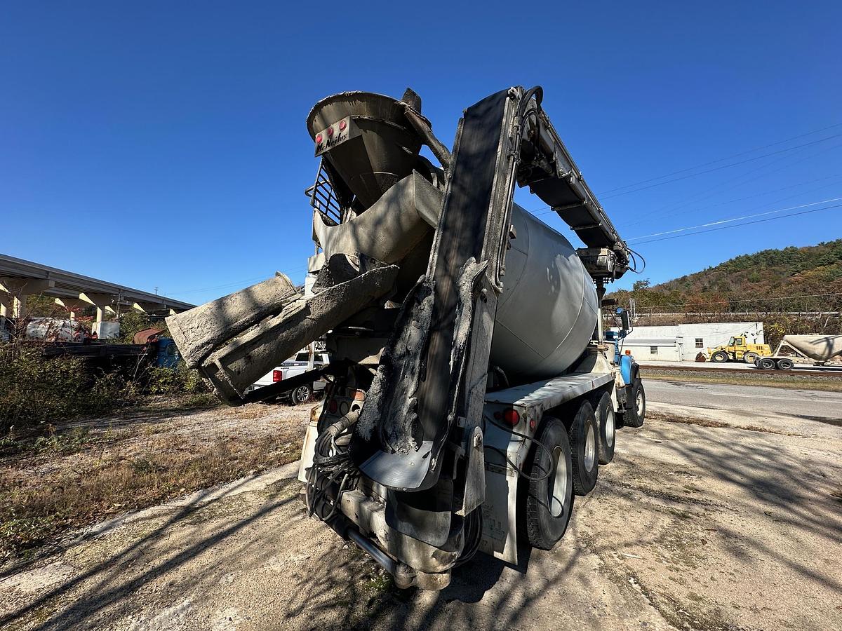 Used 2000 MACK DM690S Conveyor