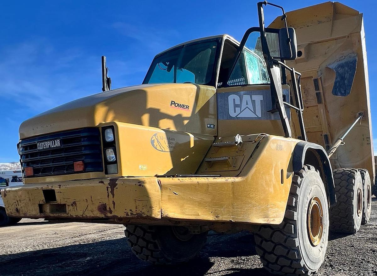 Used 2012 CATERPILLAR 740