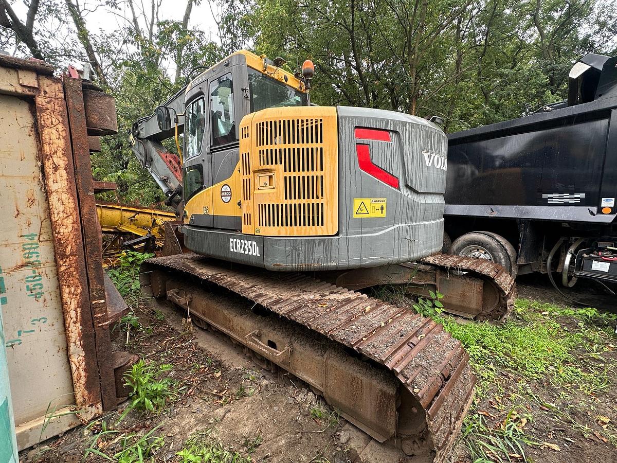 Used 2013 VOLVO ECR235DL