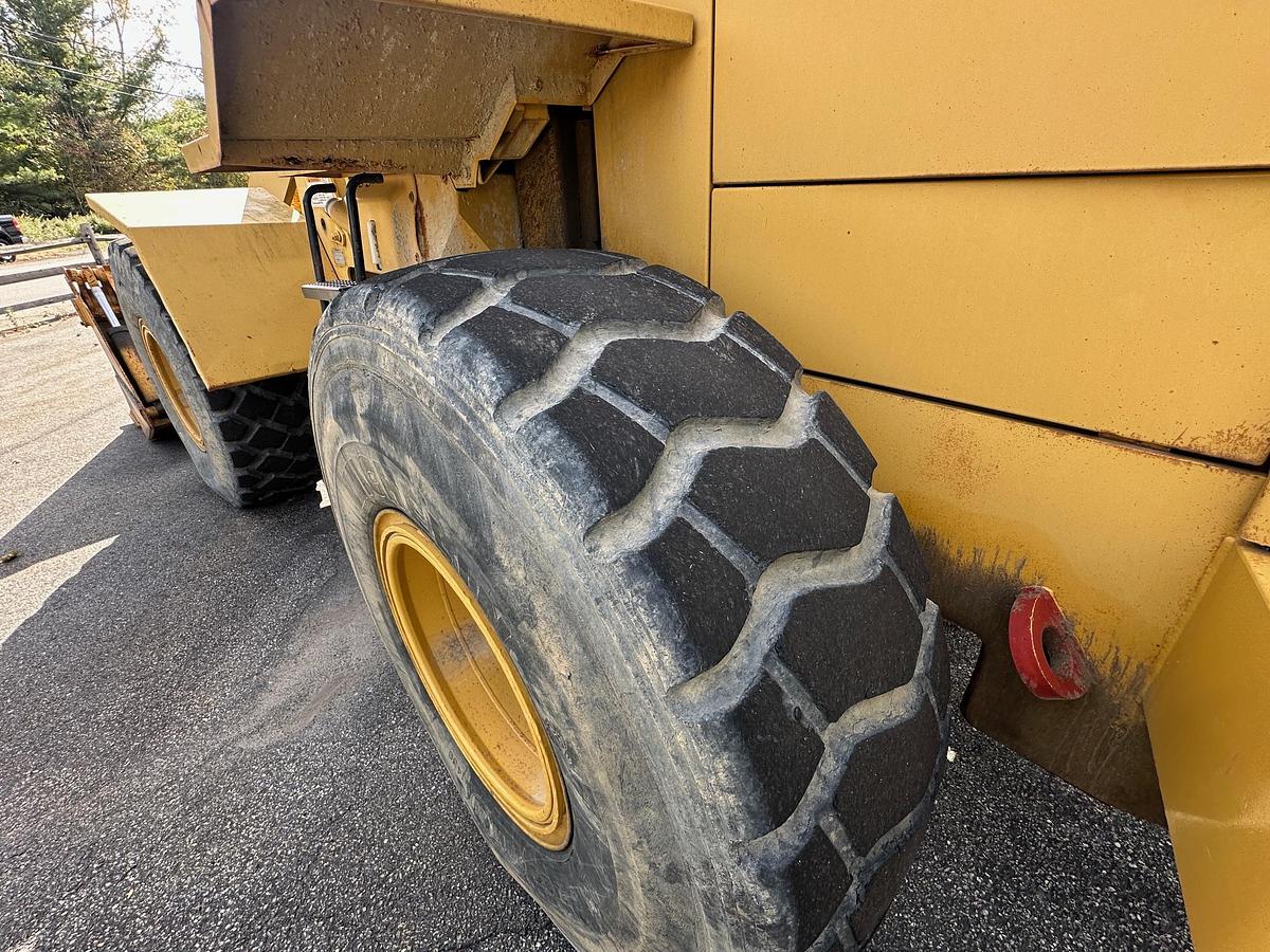 Used 1994 CATERPILLAR 938F