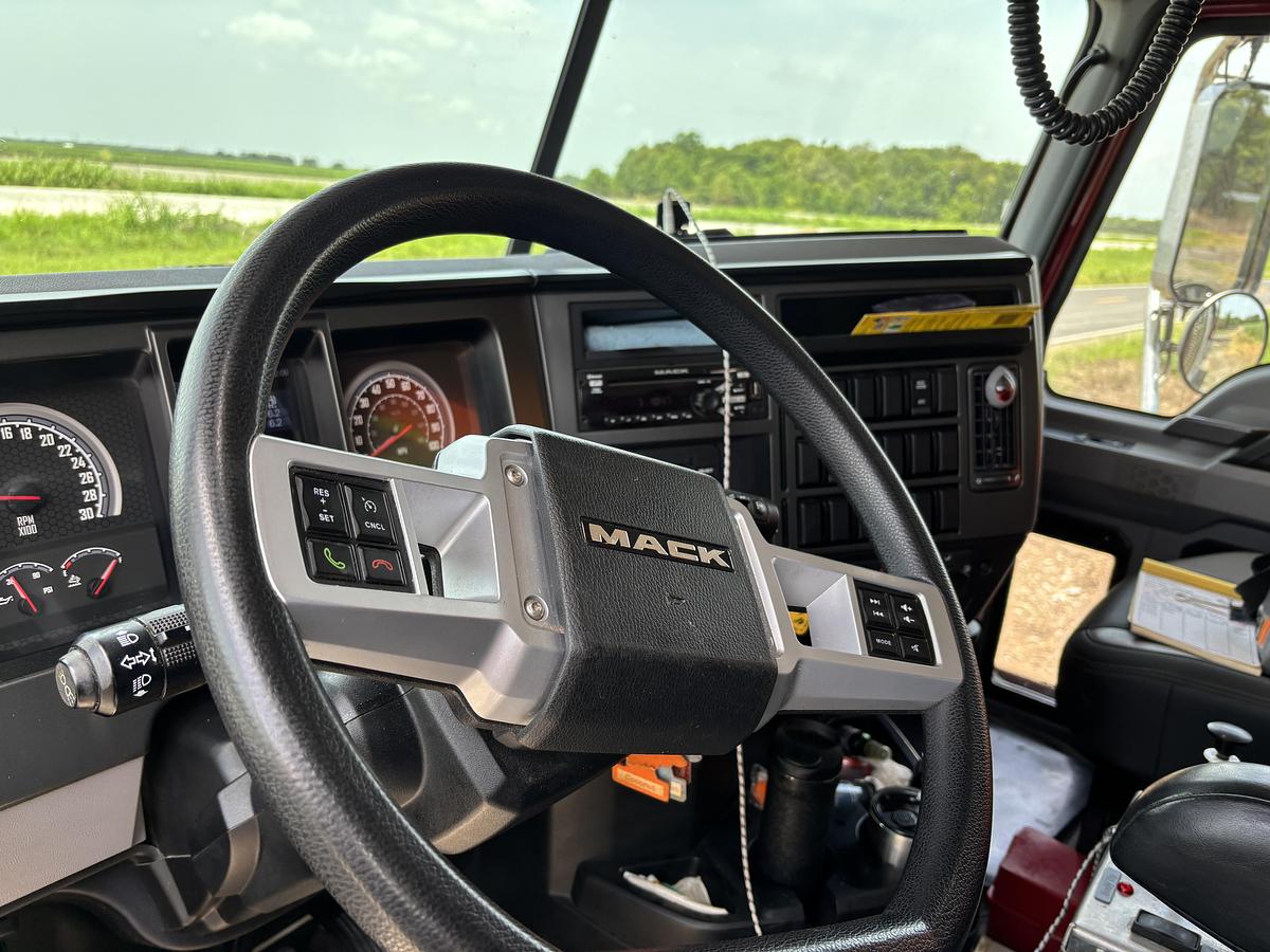Used 2021 MACK Granite 64FR
