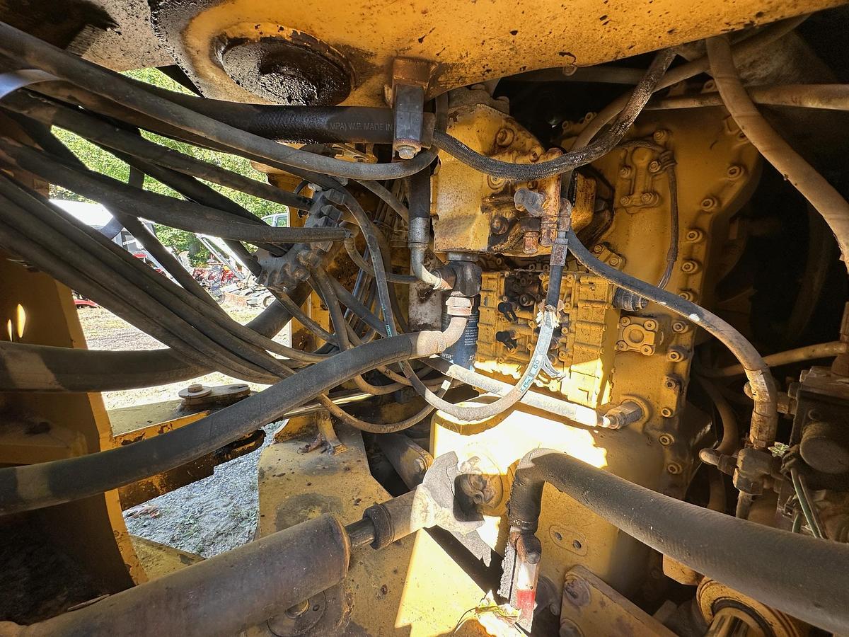 Used 2005 DEERE 624J